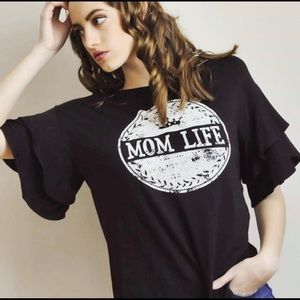 ♦️LAST ONE♦️MOM Life Ruffle T-shirt❣️